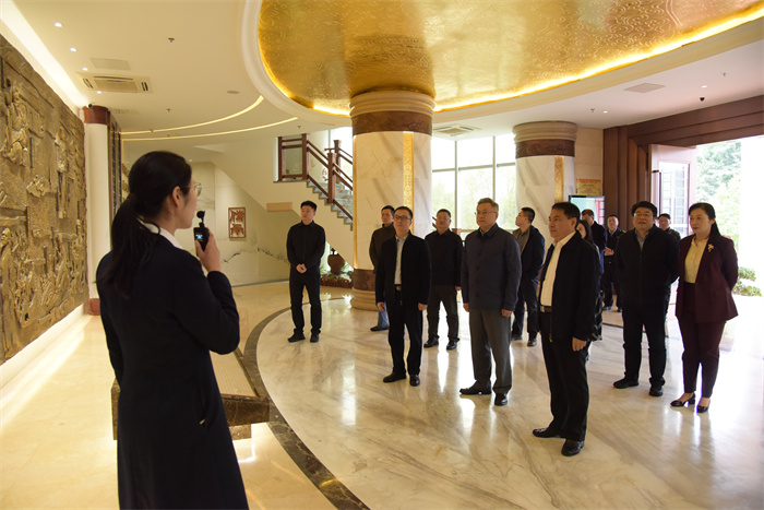 市場監管總局認可檢測司司長一行蒞臨漳州片仔癀藥業股份有限公司調研