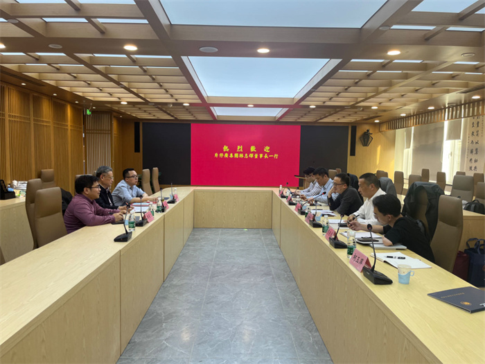 片仔癀公司團隊拜訪國醫大師王琦院士